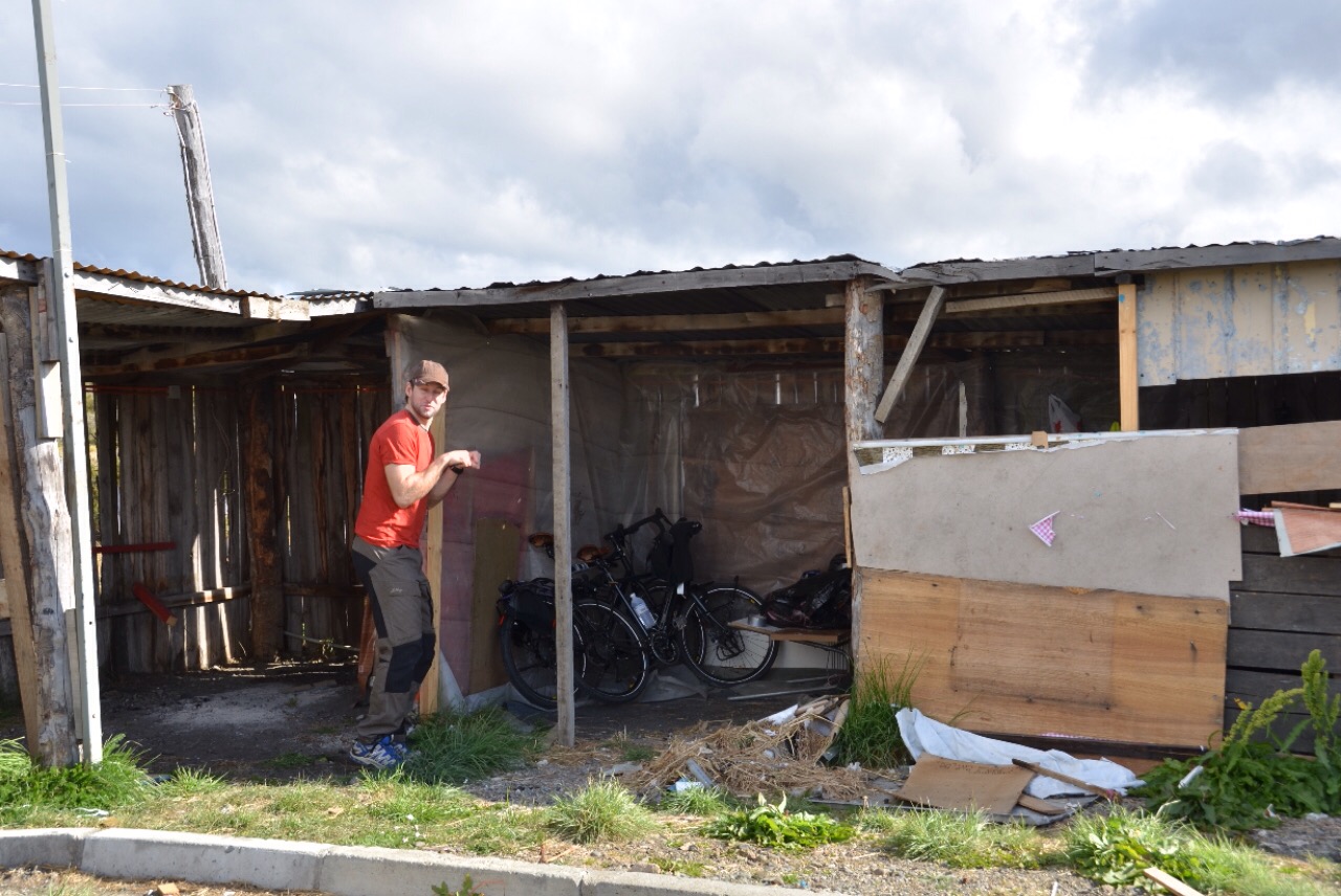 Ein alter Pferdeschuppen bietet Wind- und Regenschutz Ein alter Pferdeschuppen bietet Wind- und Regenschutz