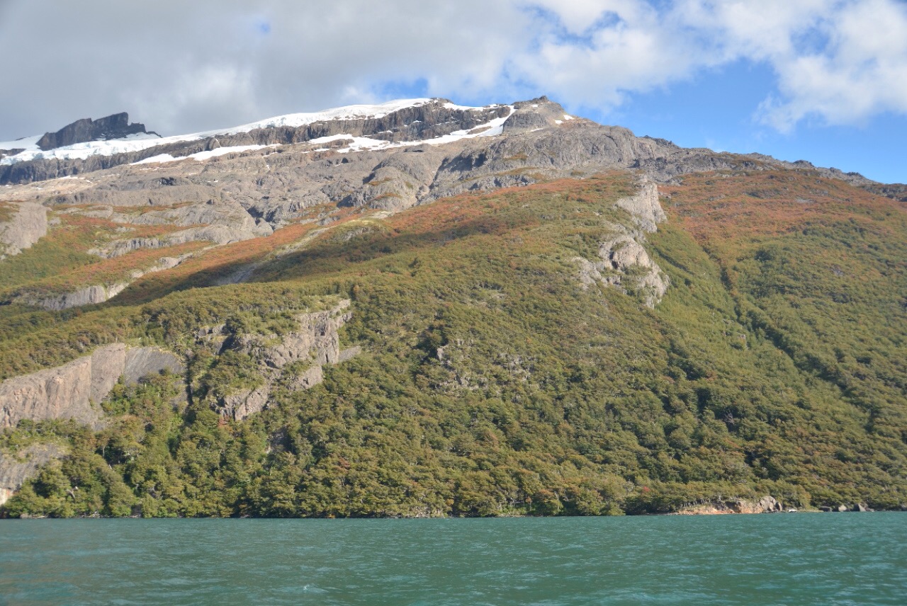 Farbenpracht über dem Lago del Desierto