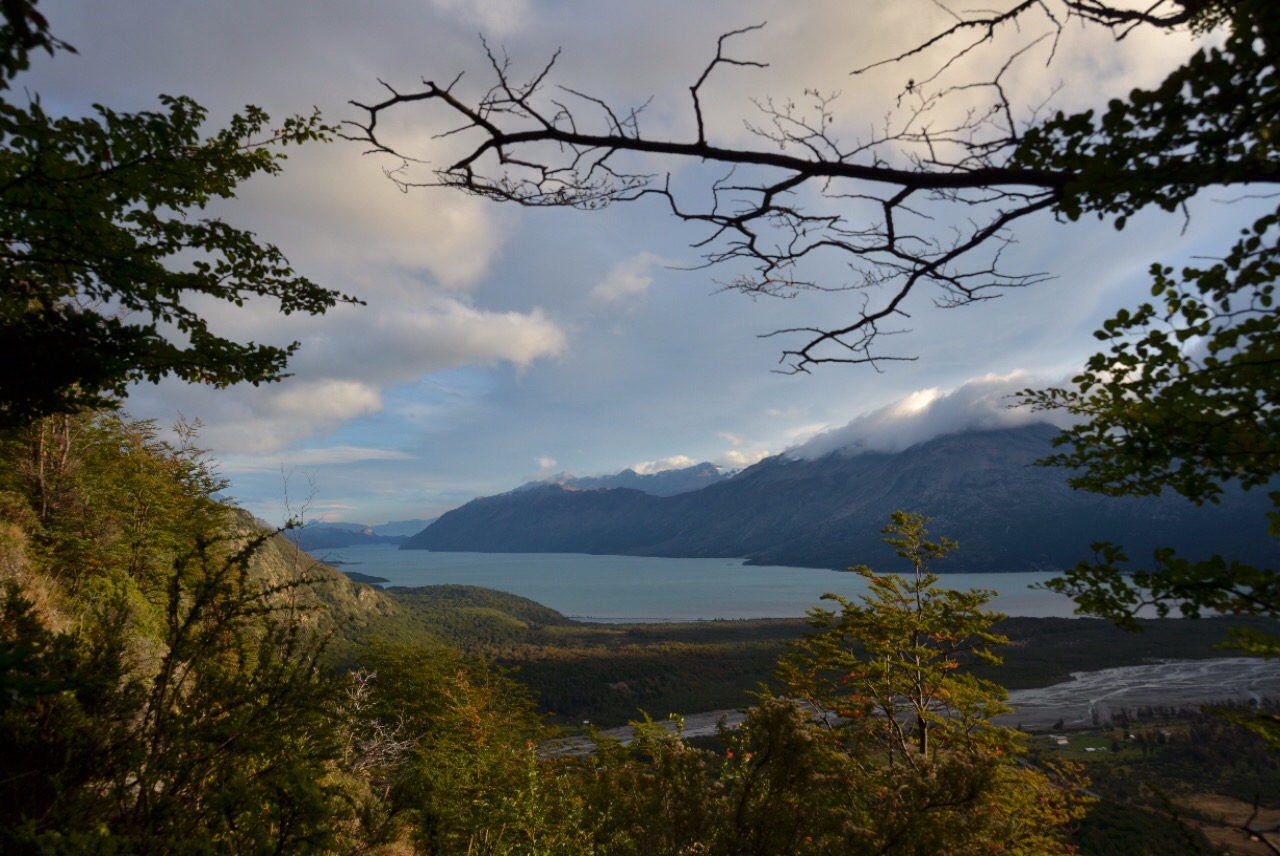 ... auf Villa O'Higgins und die Umgebung