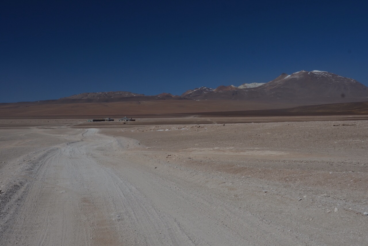 Der erste Vorgeschmack auf die unendliche Weite und Kargheit des Altiplanos
