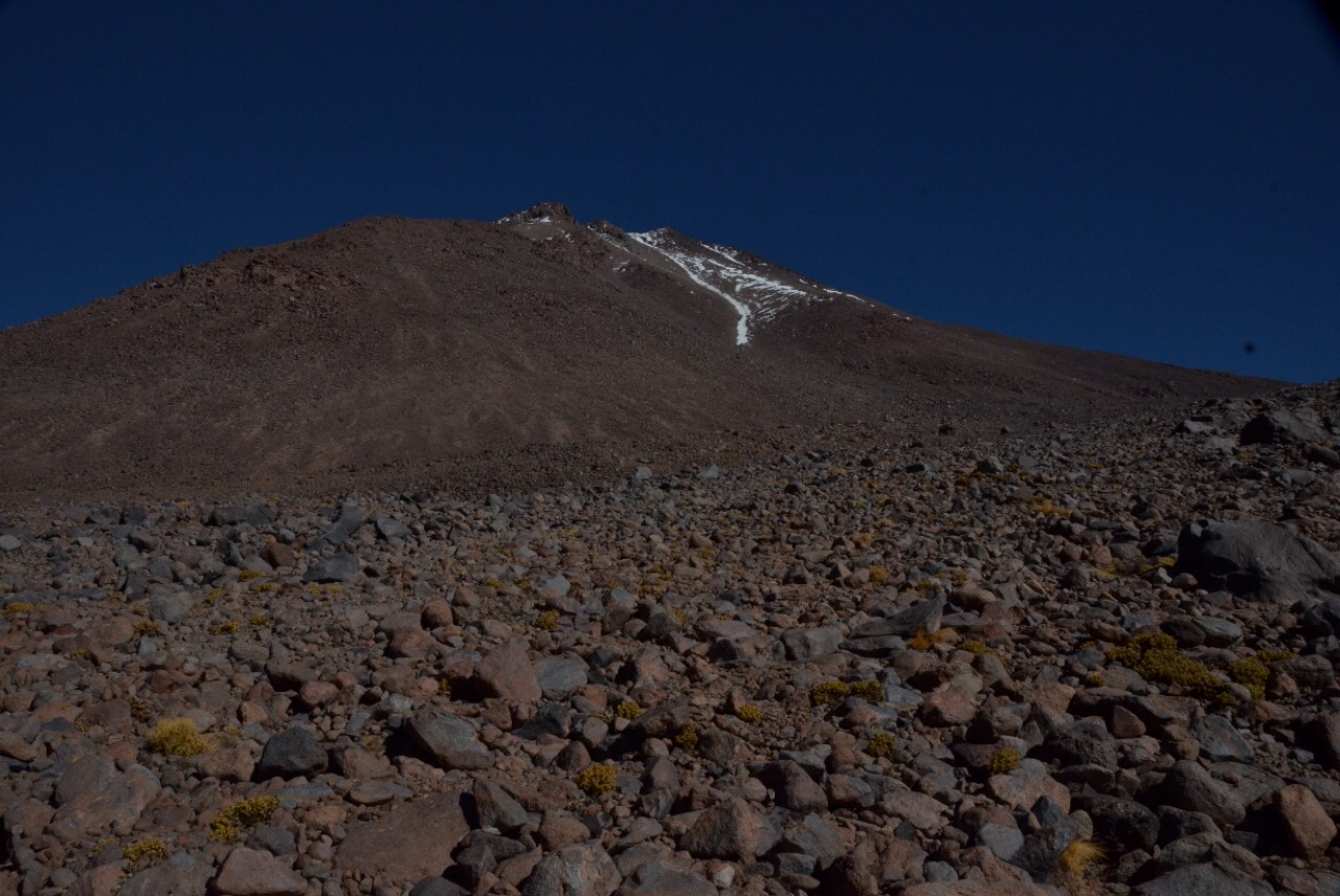 Licancabur, ein grosser Haufen Geröll