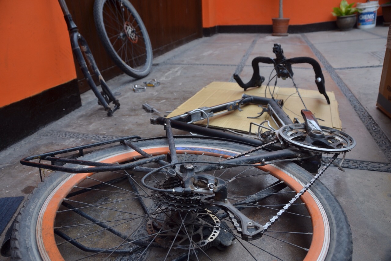 Wir müssen so ziemlich alles auseinaderschrauben